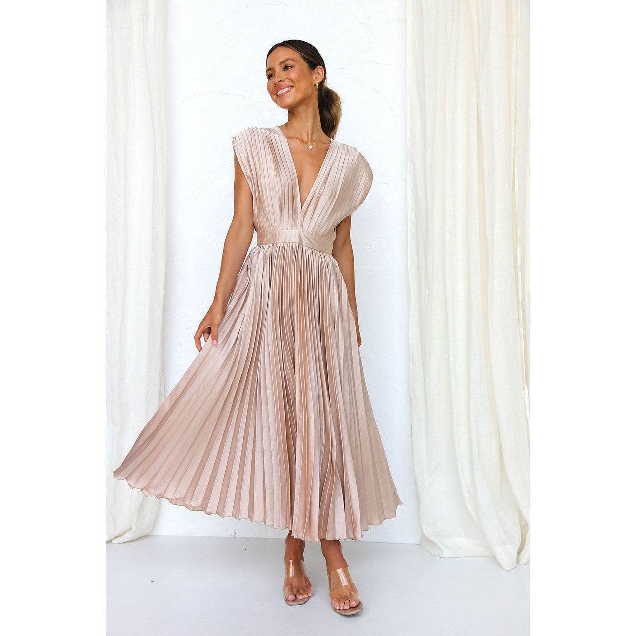 Civi Sleeveless Pleated Maxi Dress