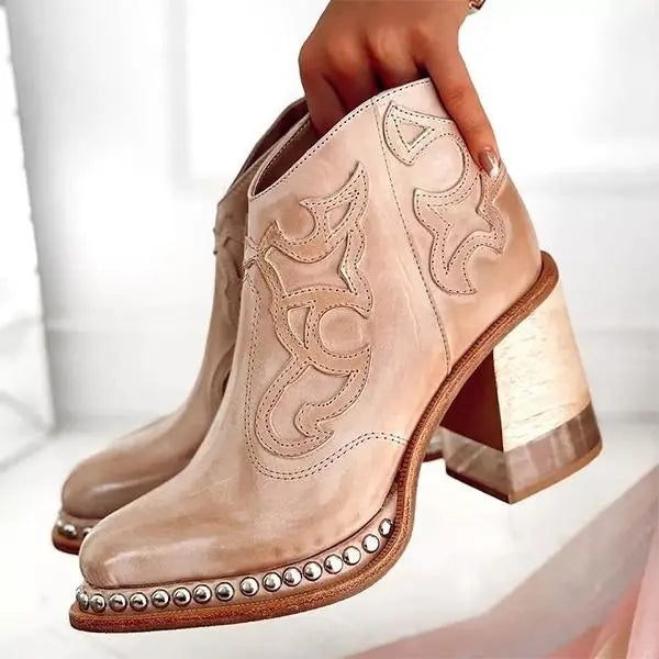 Sue™ | Norwich Embroidered Leather Boots