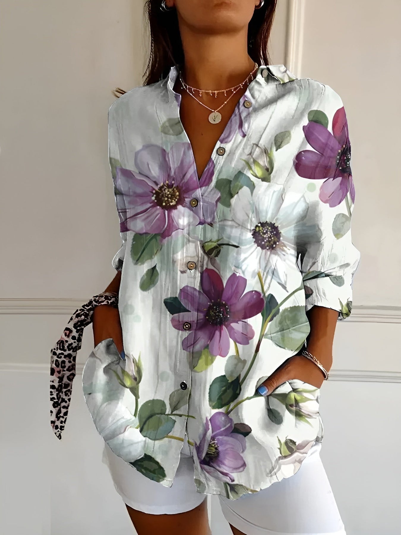 Brenda - Casual Blouse With Flowers And Waves