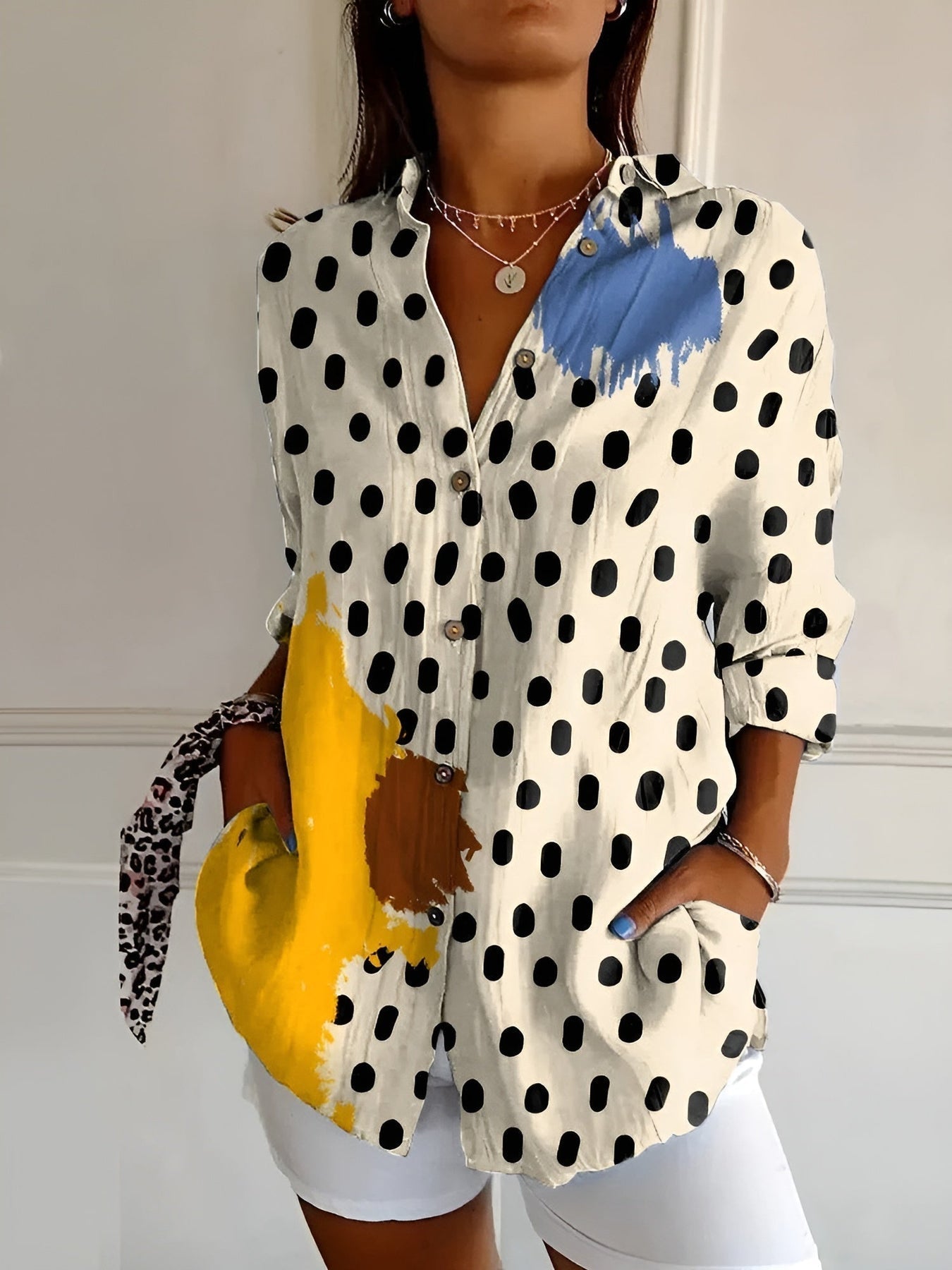 Brenda - Casual Blouse With Flowers And Waves